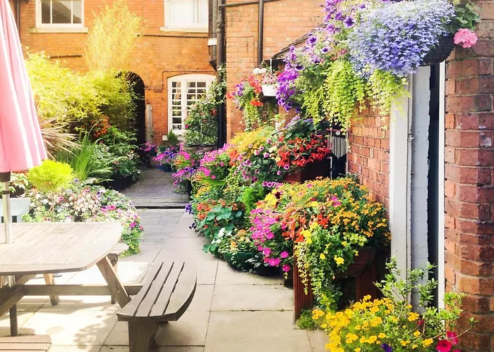 Bournville House & Cafe Birmingham